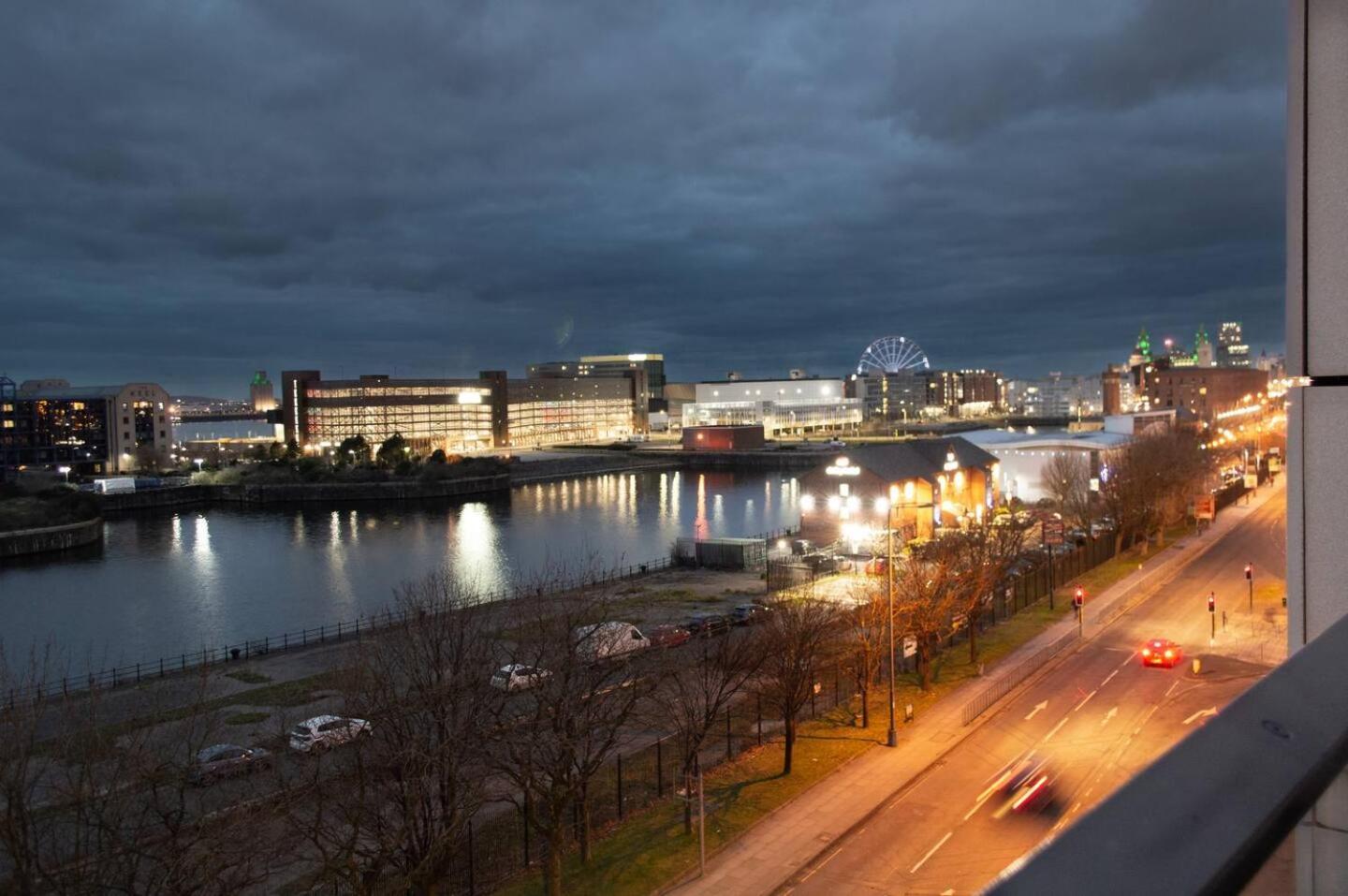 Stunning Mersey View Flat W Parking In Liverpool Exterior photo